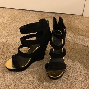 Black and gold wedges
